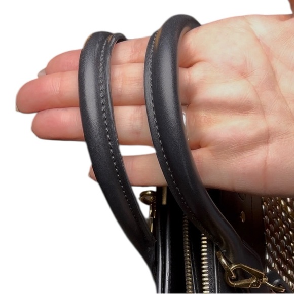 Louis Vuitton Black and Gold Shoulder Bag - Picture 12 of 12